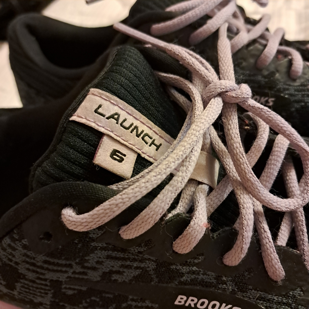 Brooks Sneakers Women's 9.5 Launch 6 Black Purple Athletic Sporty Running Comfy - Picture 3 of 7